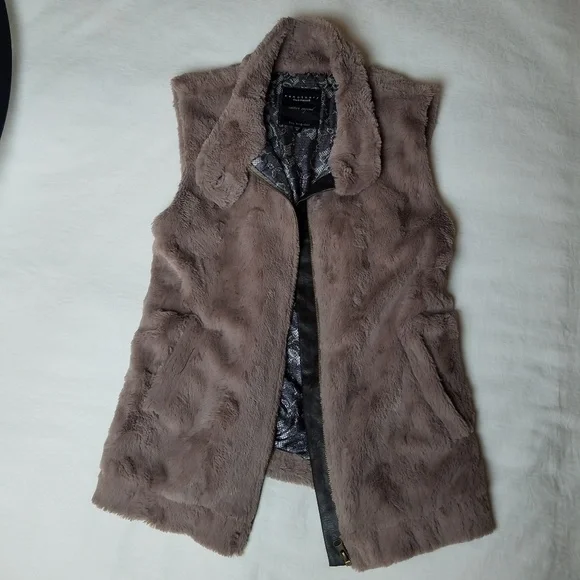 Sanctuary Faux Fur Taupe Vest - Picture 6 of 12
